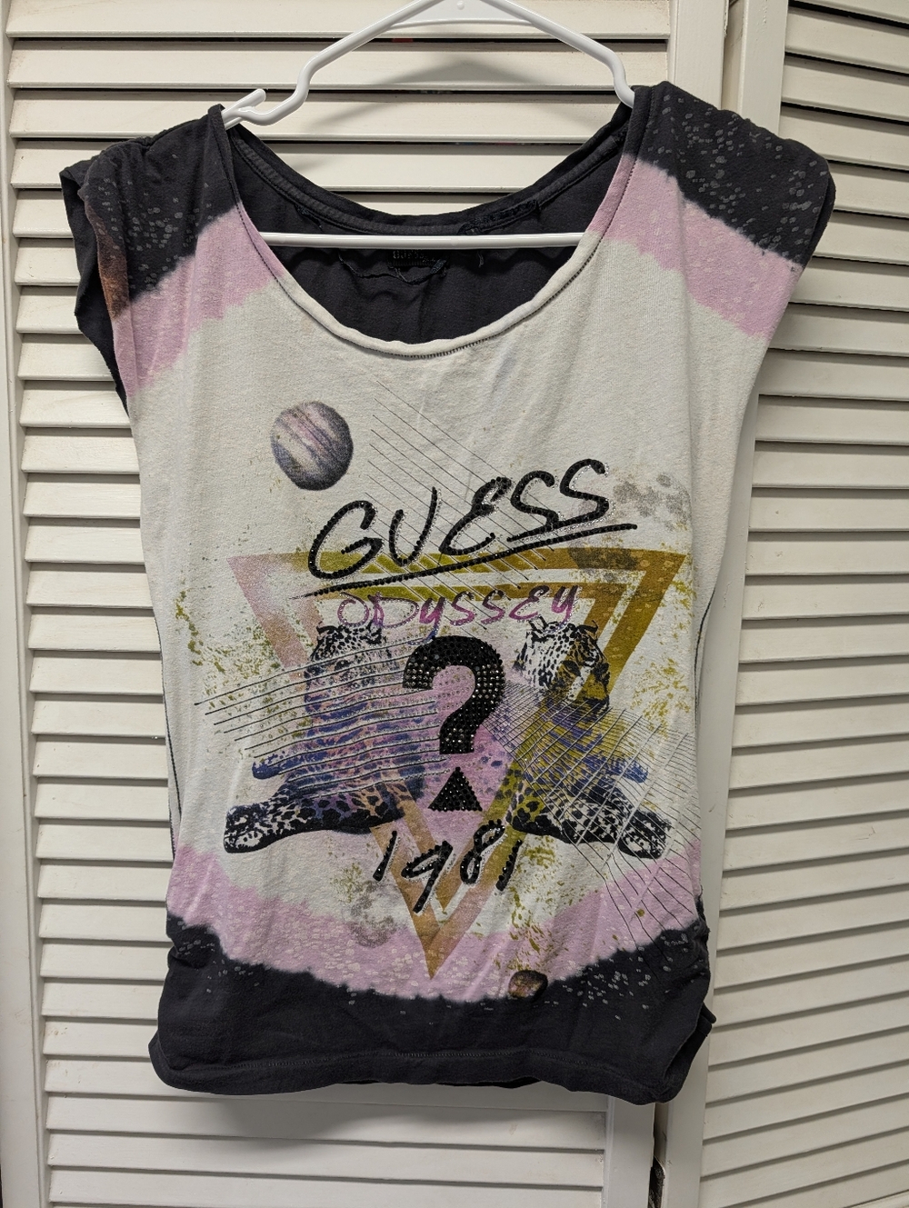 GUESS White, Pink & Black Short Sleeve Graphic Tee - Odyssey Triangle